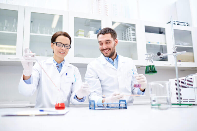 Science,,Chemistry,,Biology,,Pharmacy,And,People,Concept, ,Young,Scientists