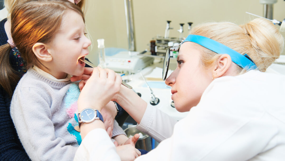 Adenoide,, Ear,,Nose,,Throat,Examining.,Ent,Doctor,With,A,Child.,Otolaryngology
