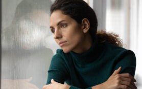 Man,Dealing,With,Flu,Symptoms,,Coughing,And,Staying,Warm,On