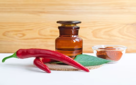 Pharmacy,Bottle,With,Red,Chili,Pepper,Extract,(tincture,,Infusion,,Oil)