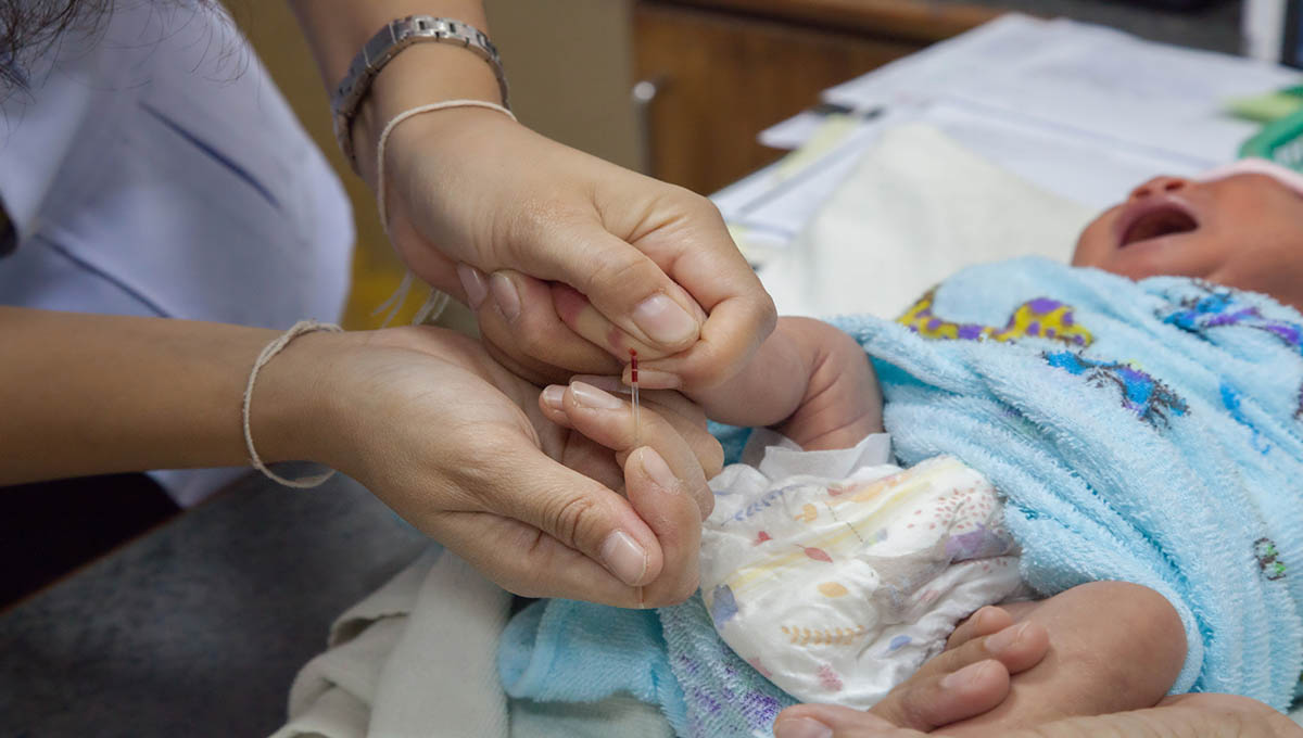 Medical,Technology,Collecting,Blood,From,Newborn's,Heel,To,Capillary,Tube.