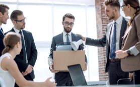 Business,Colleagues,Say,Goodbye,To,The,Dismissed,Employee