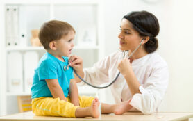 Female,Doctor,Examining,Kid,Little,Child,Boy
