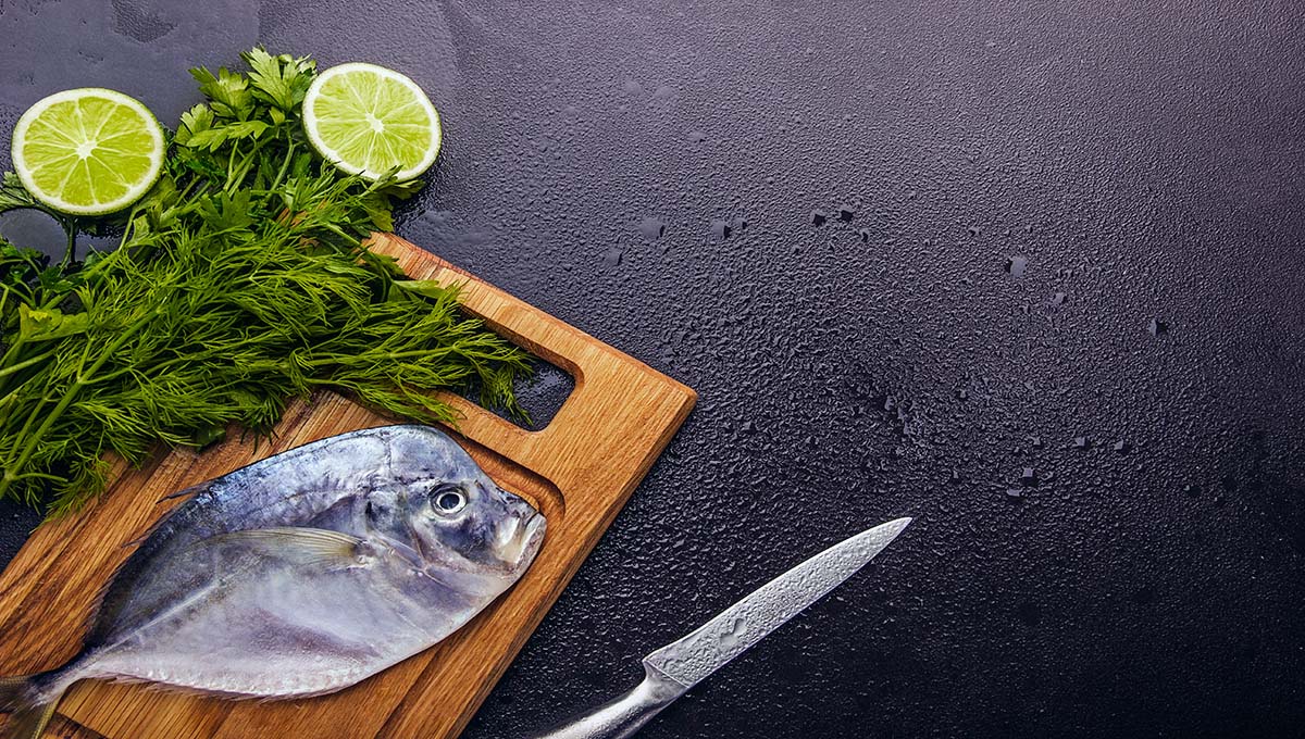Fresh,Fish,(vomer,Or,Selene,Setapinnis,),Lay,On,The